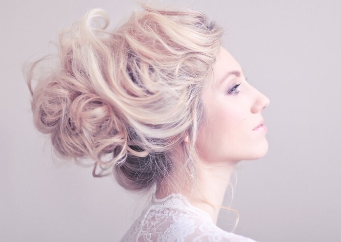 Best Hairstyles For A Wedding Photoshoot!2
